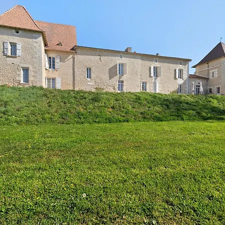 Chateau De La Renaudie Bed & Breakfast 3*