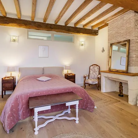 Chateau De La Renaudie 3*