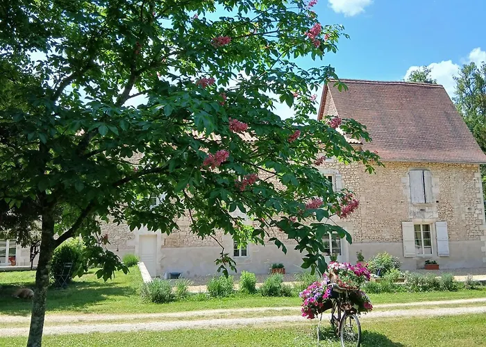 Chateau De La Renaudie 3*