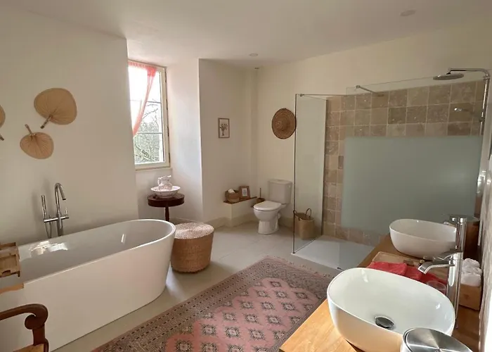 Chateau De La Renaudie