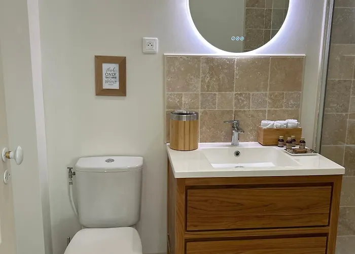 Chateau De La Renaudie B&B